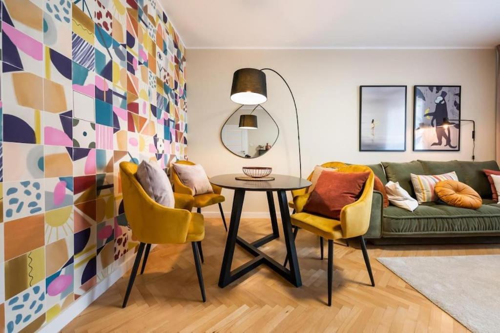 Eclectic City Apartment Near Old Town Варшава Экстерьер фото