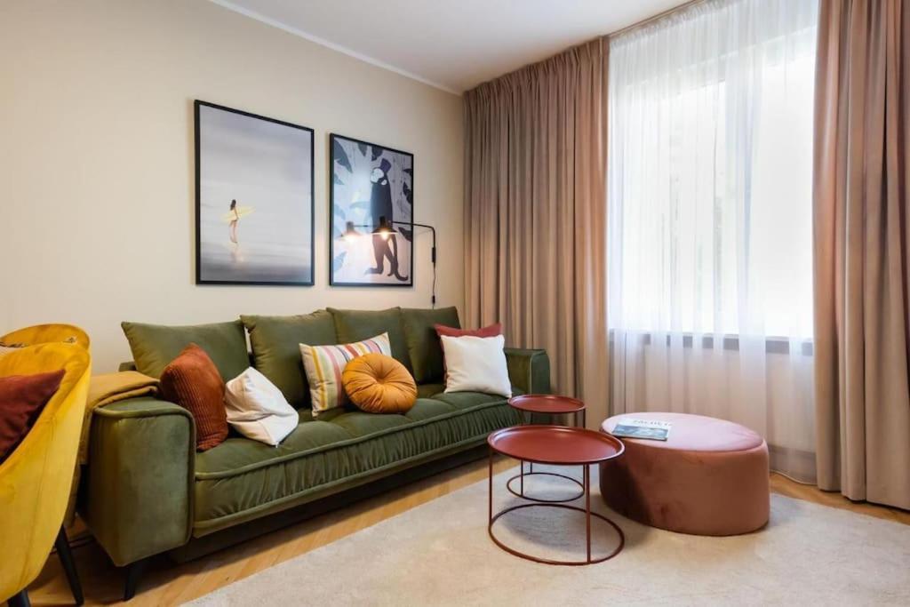 Eclectic City Apartment Near Old Town Варшава Экстерьер фото