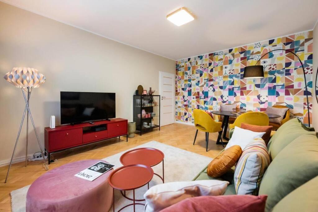Eclectic City Apartment Near Old Town Варшава Экстерьер фото